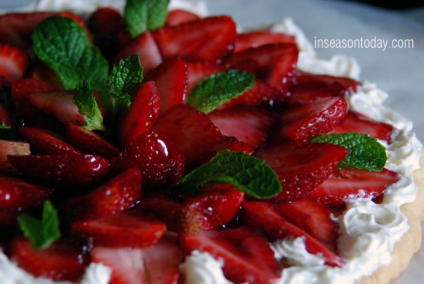 strawberry shortbread cake 1